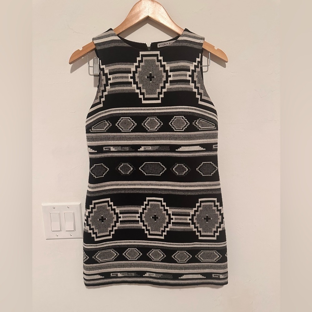 Alice + Olivia Clyde A-Line Shift Dress in Black and White Sz S‎ - Picture 4 of 7
